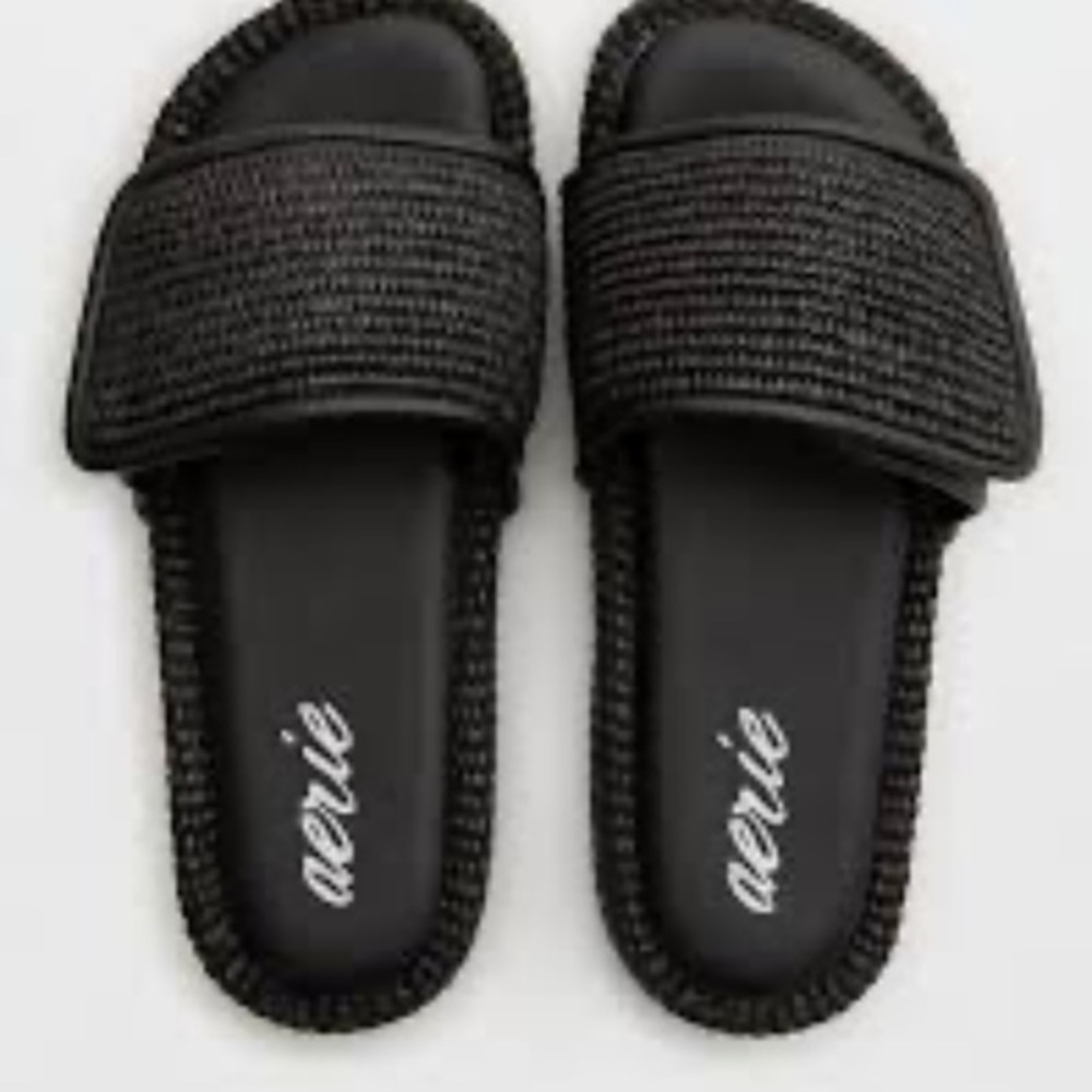 Aerie Straw Sandal NWOT 
Woman’s 8 black